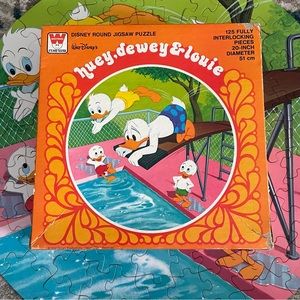 Huey, Dewey & Louie Round Jigsaw Puzzle 125 pcs